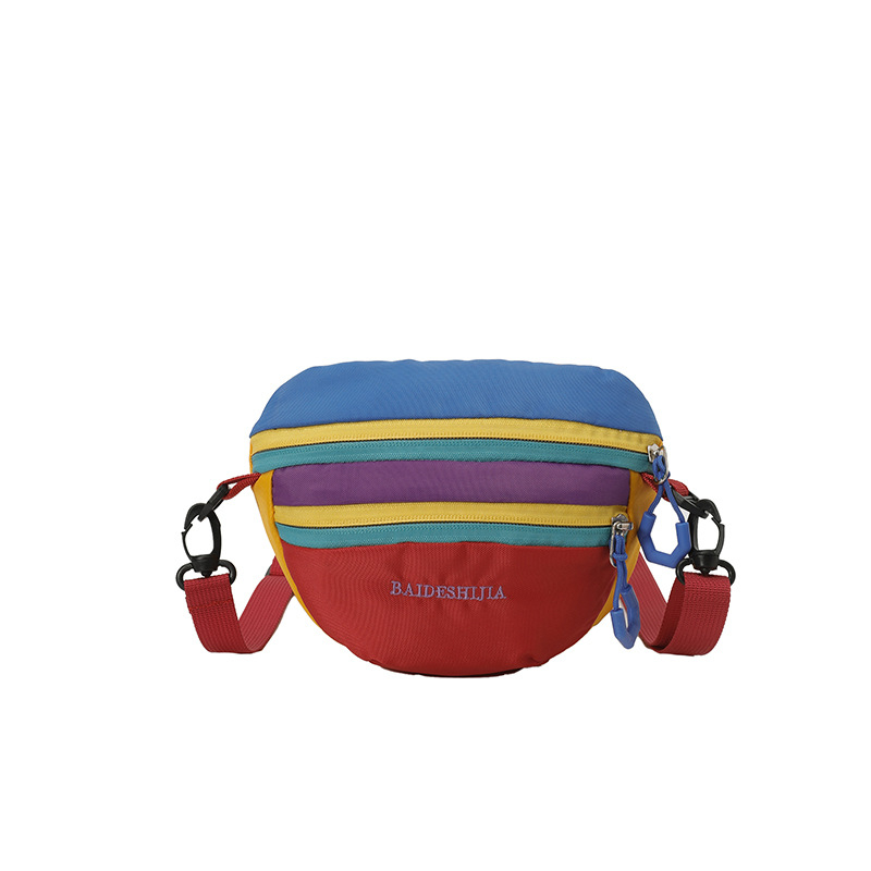 Ženska crossbody torba u urbanom minimalističkom stilu, poliester, horizontalni kvadratni oblik, zatvaranje na zatvarač, unutarnji ID džep