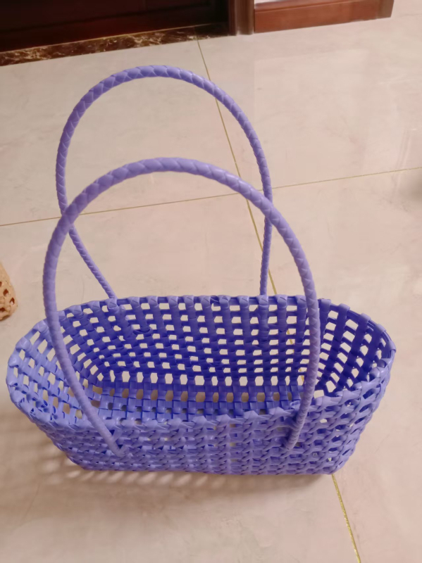 Prozračna pletena torba za plažu s oblikom jastuka, PVC materijal, PVC podstava, Shengjing crafts, proljeće 2025