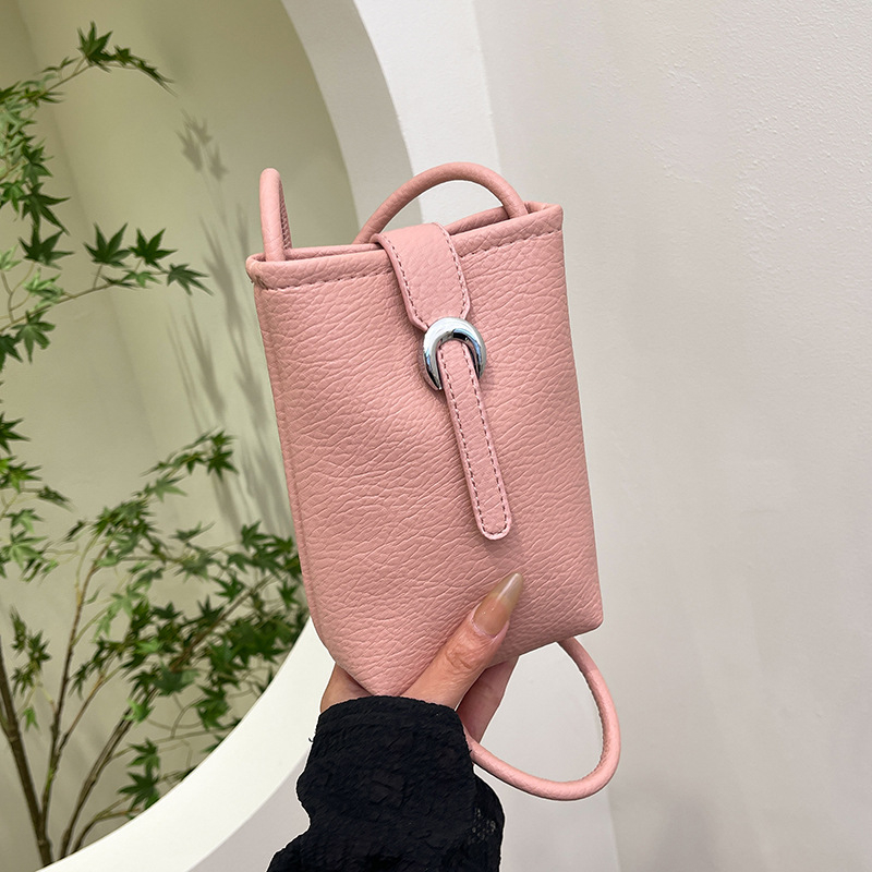 Ženska PU crossbody torba, vertikalni kvadrat, urbani stil, zatvaranje poklopcem, unutarnji džep sa zatvaračem