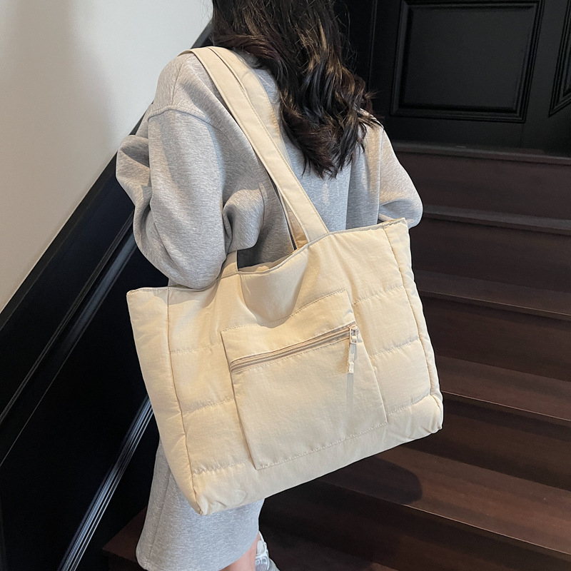 Elaine γυναικεία τσάντα tote, ύφασμα, οριζόντια τετράγωνη μορφή, φερμουάρ κλεισίματος, εσωτερική τσέπη με φερμουάρ