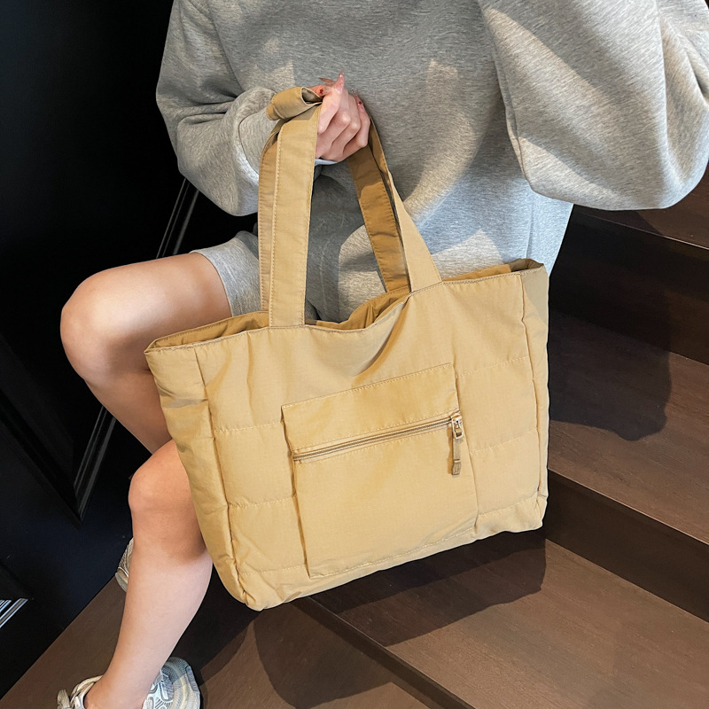 Elaine γυναικεία τσάντα tote, ύφασμα, οριζόντια τετράγωνη μορφή, φερμουάρ κλεισίματος, εσωτερική τσέπη με φερμουάρ