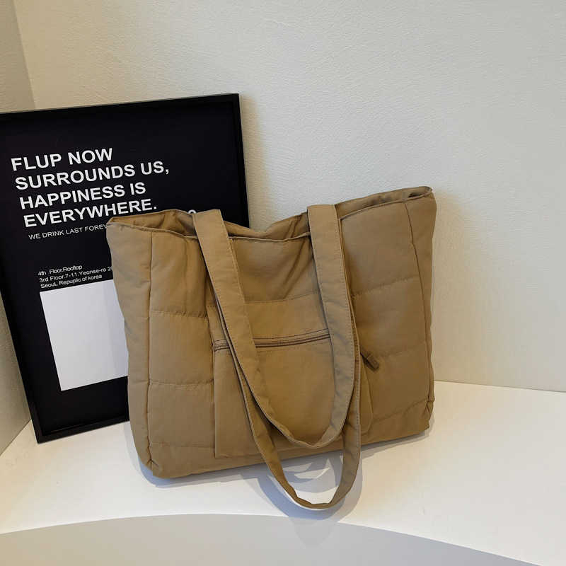 Elaine γυναικεία τσάντα tote, ύφασμα, οριζόντια τετράγωνη μορφή, φερμουάρ κλεισίματος, εσωτερική τσέπη με φερμουάρ