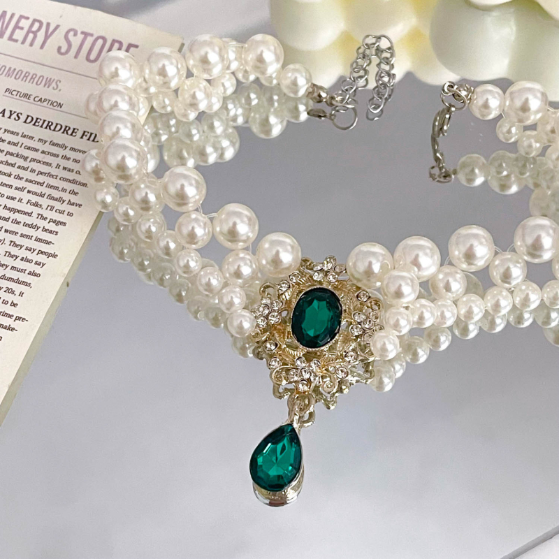 Háziállatok számára hercegnő-stílusú nyaklánc — állítható, monokróm műanyag ékszer kutyáknak és macskáknak