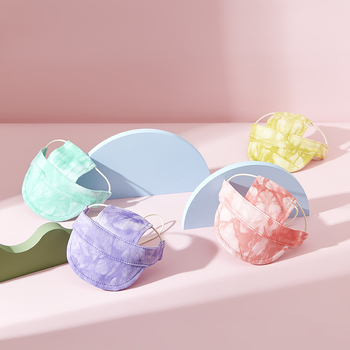 Kutyáknak való sapka csíkos mintával, pamut anyag, twill szövés, rajzfilmszerű stílus (kutyák számára; négy évszak)