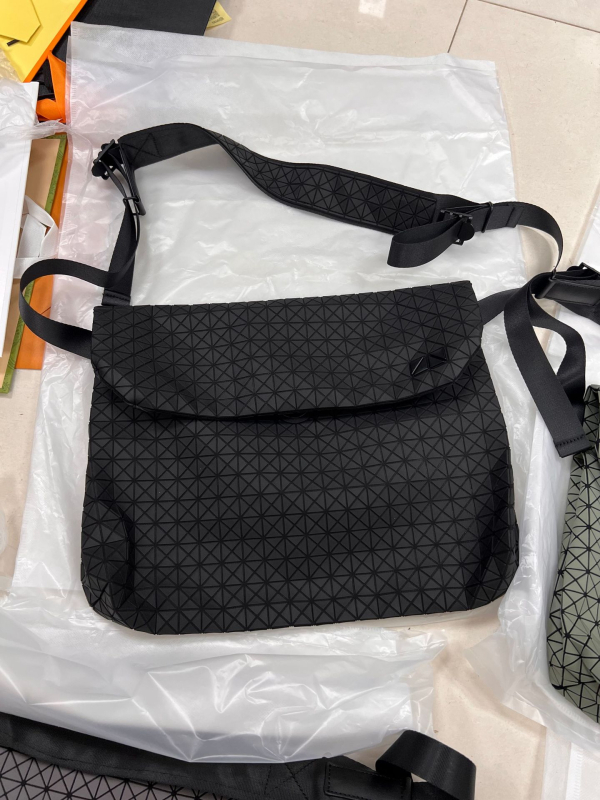 Silikonska messenger torba za unisex, geometrijski romb uzorak, prozračna, ultralaka za poslovna putovanja