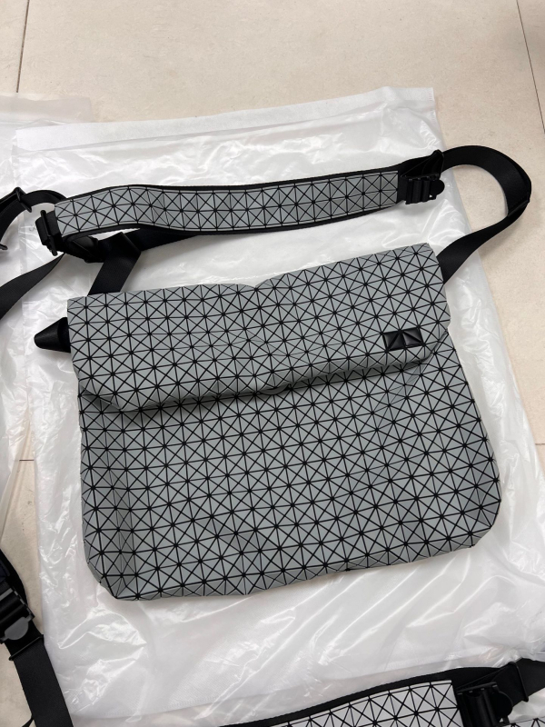 Silikonska messenger torba za unisex, geometrijski romb uzorak, prozračna, ultralaka za poslovna putovanja