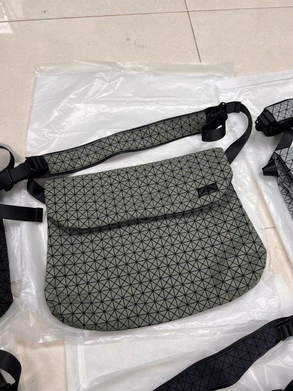 Silikonska messenger torba za unisex, geometrijski romb uzorak, prozračna, ultralaka za poslovna putovanja