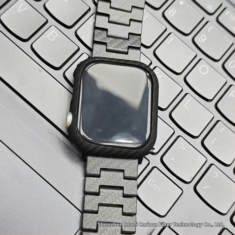 Ochranný kryt pre Apple Watch S10 z Kevlaru a karbónových vlákien