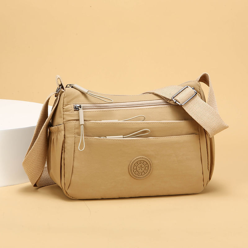 Muška crossbody torba - Ultra lagana, velika kapaciteta, višeslojna konstrukcija, otporna na habanje i vodootporna