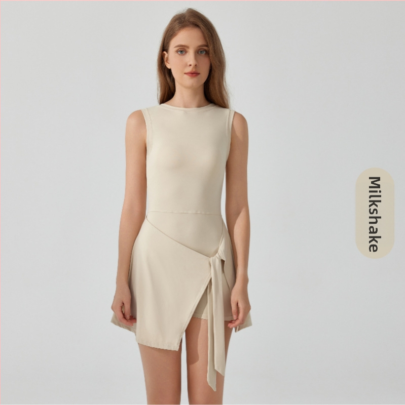 Body antibacterian cu bretele încrucișate, respirant și cu gestionare a umezelii; compoziție: nailon 81% / spandex 19%; fără burete pentru bust