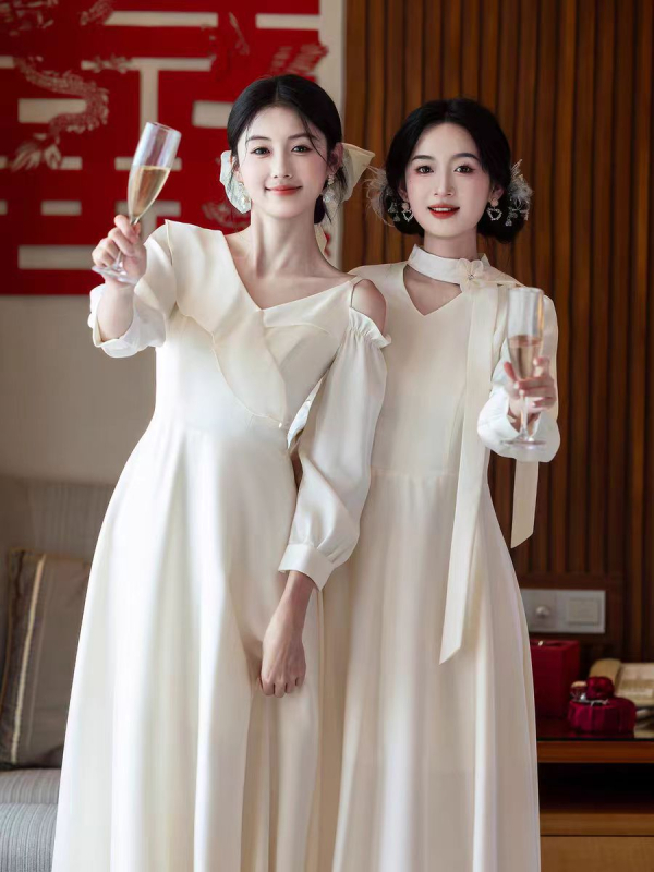 Шампанено сатенено рокля за шаферки, дълъг ръкав; А-линия; квадратно деколте; полиестер със спандекс (≤30%); 2025 есенно-зимна колекция