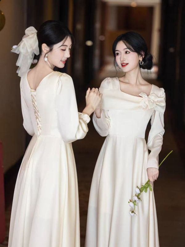 Шампанено сатенено рокля за шаферки, дълъг ръкав; А-линия; квадратно деколте; полиестер със спандекс (≤30%); 2025 есенно-зимна колекция