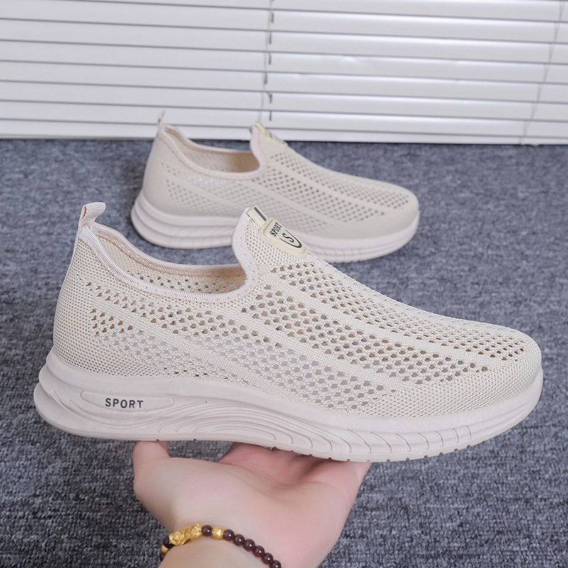 Szellőző hálós sportcipő, textil felső, elöl fűzővel, csúszásmentes PVC talp