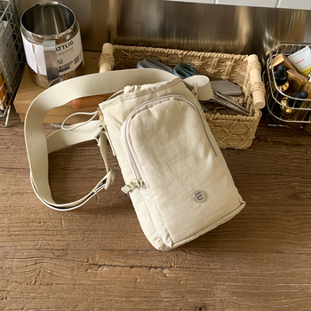EARE unisex nylon crossbody torba, džep za bocu vode, vertikalni kvadratni oblik, otvaranje šniranjem, unutarnji džep na zip, džep za telefon i ID, jedna naramenica