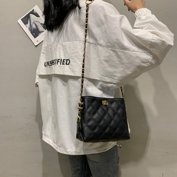 PU kožna torbica preko ramena, bucket bag stil, vertikalni kvadratni oblik, unutarnja džep s zipom, zatvarač s latch