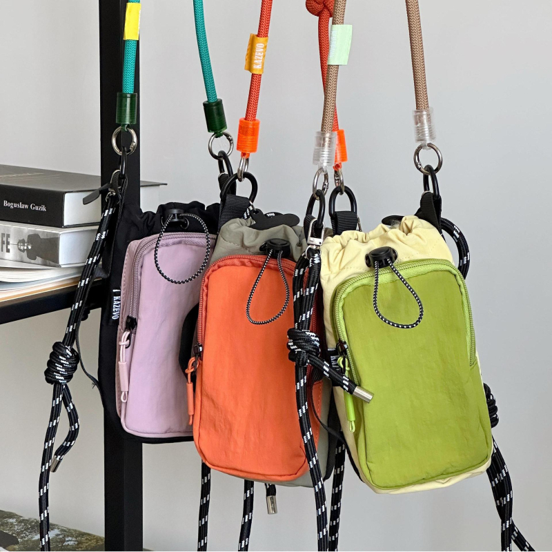 Geantă crossbody pentru telefon, material nylon, închidere cu fermoar, formă verticală pătrată, căptușeală nylon
