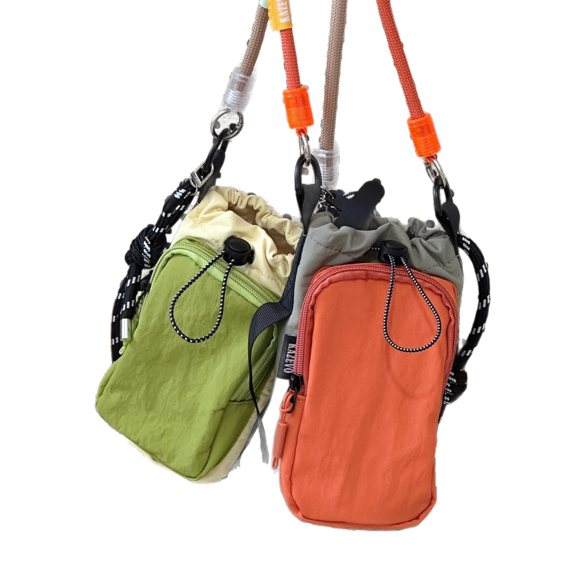 Geantă crossbody pentru telefon, material nylon, închidere cu fermoar, formă verticală pătrată, căptușeală nylon