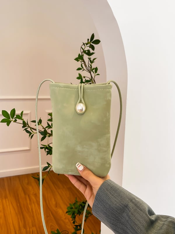 Női PU crossbody táska, városi minimalista stílus, függőleges négyzet alakú forma, cipzáras nyitás, belső cipzáros zseb