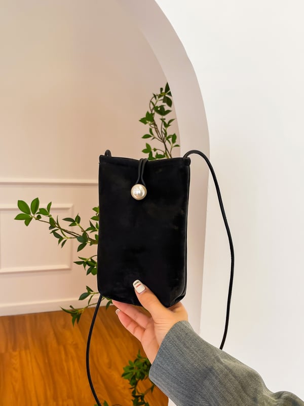 Női PU crossbody táska, városi minimalista stílus, függőleges négyzet alakú forma, cipzáras nyitás, belső cipzáros zseb