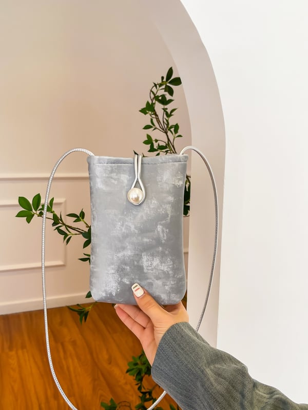 Női PU crossbody táska, városi minimalista stílus, függőleges négyzet alakú forma, cipzáras nyitás, belső cipzáros zseb