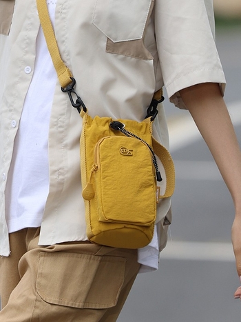 Nylon telefon tok húzózsinóros nyitással, függőleges négyzet alakú forma, belső cipzáras rekesz, pamut bélés - uniszex