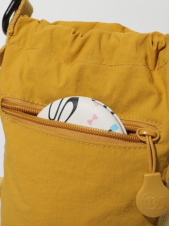 Nylon telefon tok húzózsinóros nyitással, függőleges négyzet alakú forma, belső cipzáras rekesz, pamut bélés - uniszex