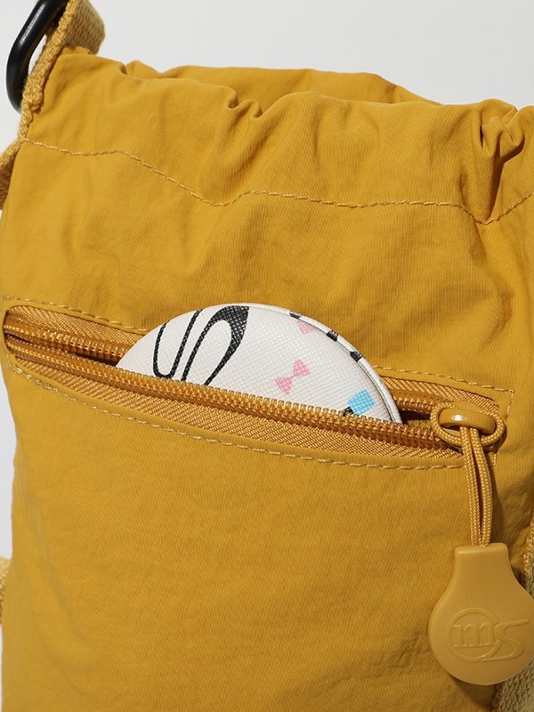 Nylon telefon tok húzózsinóros nyitással, függőleges négyzet alakú forma, belső cipzáras rekesz, pamut bélés - uniszex