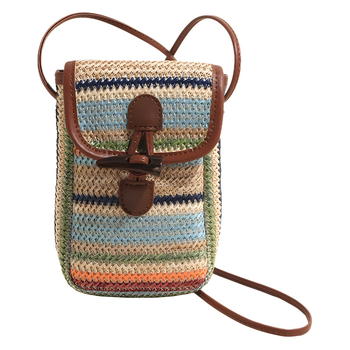 Dongcan szalmából készült telefon táska, függőleges négyzetes forma, záró mechanizmus, belső sötét hálós szerkezet, városi minimalist stílus, 2024 nyár