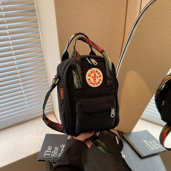 Telefonos crossbody táska, nylon, cipzár, függőleges négyzet alakú, poliészter bélés, Tavasz 2025