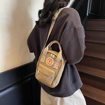 Telefonos crossbody táska, nylon, cipzár, függőleges négyzet alakú, poliészter bélés, Tavasz 2025