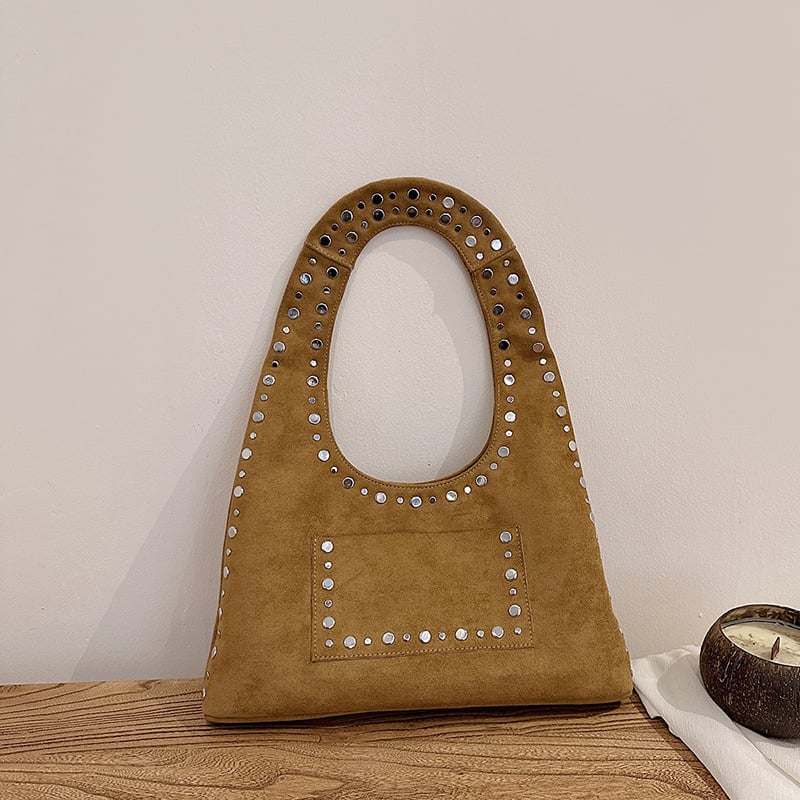 Velúr anyagú alkar-táska szegecsekkel, vízszintes négyszögletes forma, mágneses záródás, belső telefontartó zseb, poliészter bélés, egy vállpánt, nőknek, nagy kapacitás, európai-amerikai stílus, tél 2025