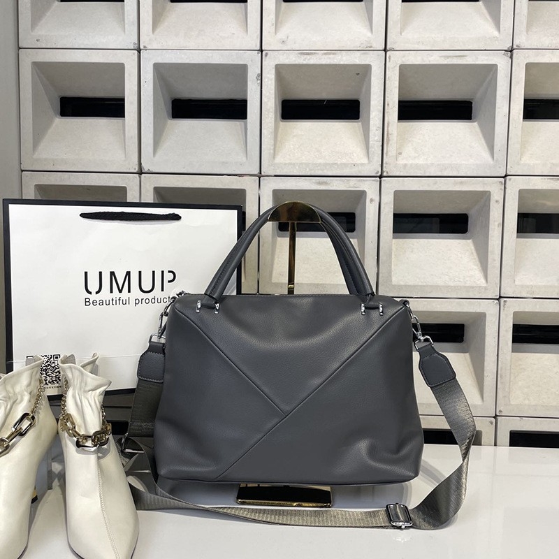 PU crossbody torba, mali kvadratni oblik (zip zatvaranje; horizontalni kvadratni oblik; unutarnji džepovi: džep sa zipom, džep za telefon, ID džep, dodatni džep sa zipom; unutrašnji sloj uključen)