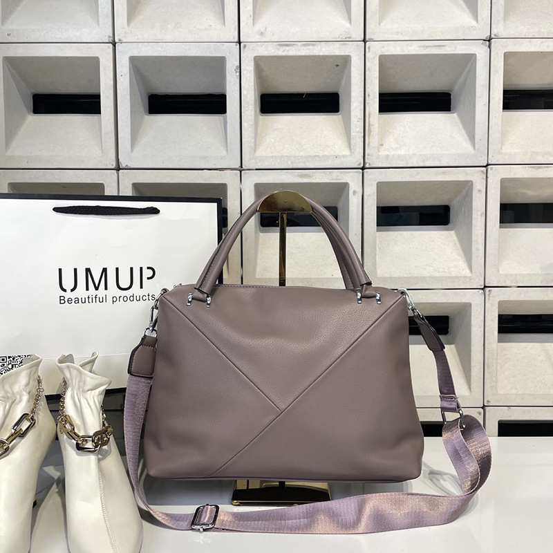 PU crossbody torba, mali kvadratni oblik (zip zatvaranje; horizontalni kvadratni oblik; unutarnji džepovi: džep sa zipom, džep za telefon, ID džep, dodatni džep sa zipom; unutrašnji sloj uključen)