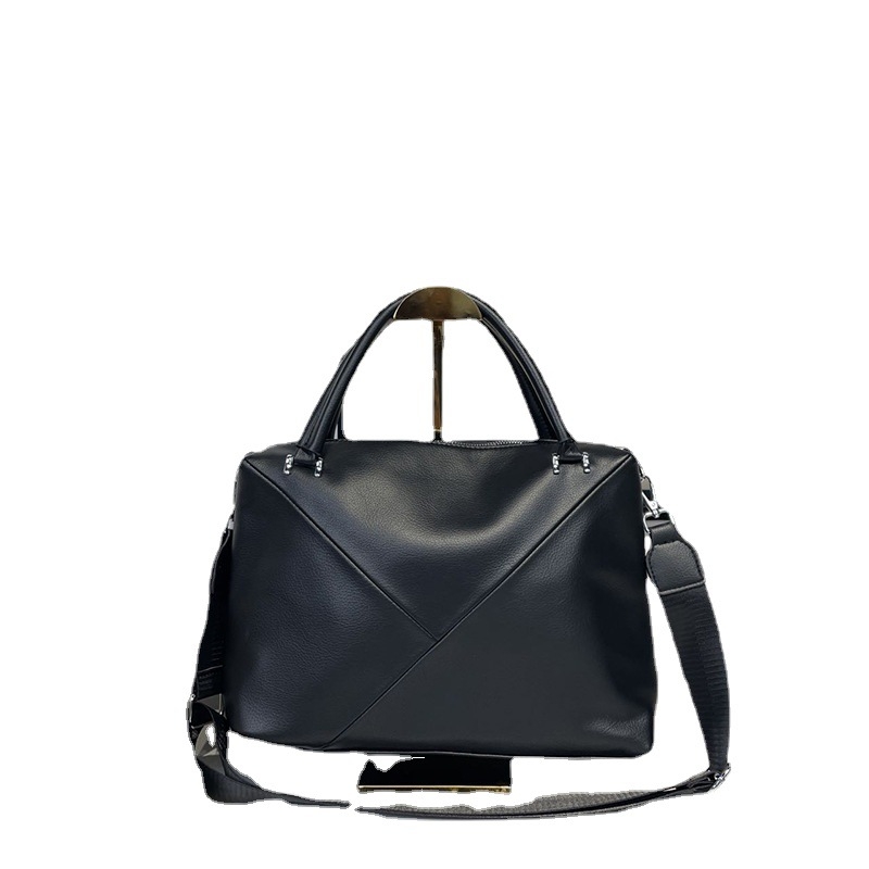 PU crossbody torba, mali kvadratni oblik (zip zatvaranje; horizontalni kvadratni oblik; unutarnji džepovi: džep sa zipom, džep za telefon, ID džep, dodatni džep sa zipom; unutrašnji sloj uključen)