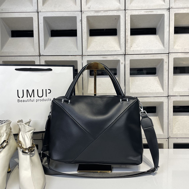 PU crossbody torba, mali kvadratni oblik (zip zatvaranje; horizontalni kvadratni oblik; unutarnji džepovi: džep sa zipom, džep za telefon, ID džep, dodatni džep sa zipom; unutrašnji sloj uključen)
