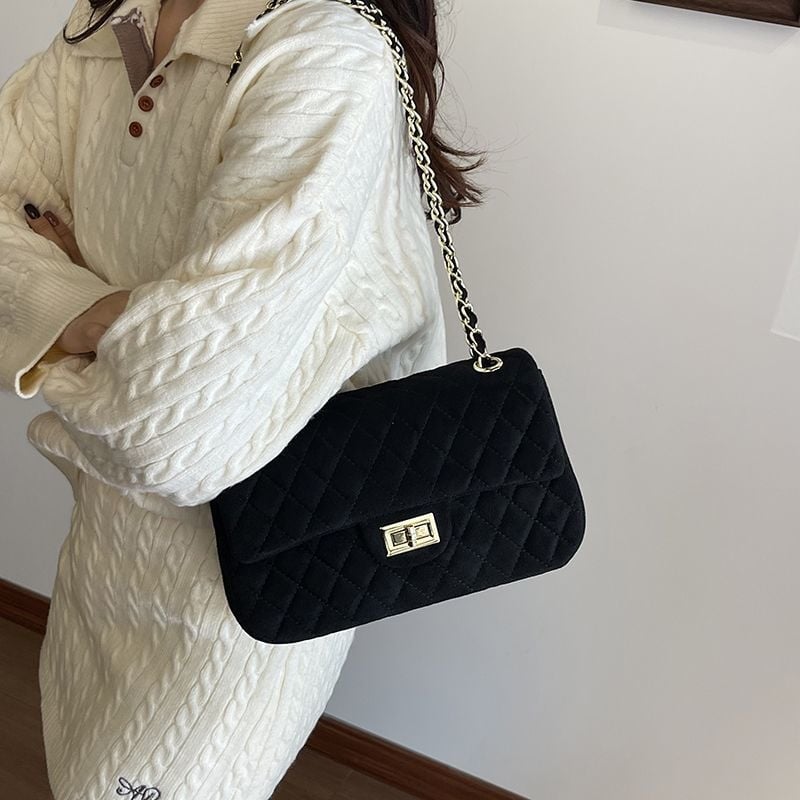 Ženska crossbody torba, svakodnevni stil, mala kvadratna torba, poliester, baršunasta podstava od velura, zatvaranje s kapom, unutarnji laminirani pretinac sa zatvaračem.