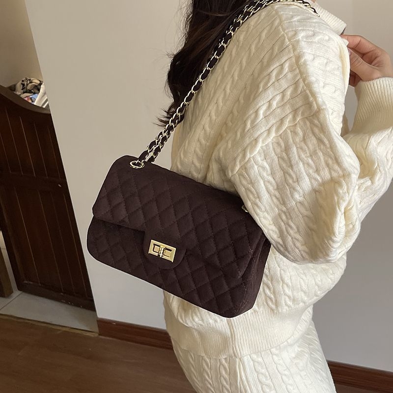 Ženska crossbody torba, svakodnevni stil, mala kvadratna torba, poliester, baršunasta podstava od velura, zatvaranje s kapom, unutarnji laminirani pretinac sa zatvaračem.