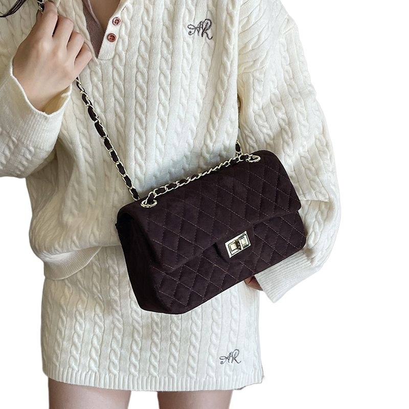 Ženska crossbody torba, svakodnevni stil, mala kvadratna torba, poliester, baršunasta podstava od velura, zatvaranje s kapom, unutarnji laminirani pretinac sa zatvaračem.