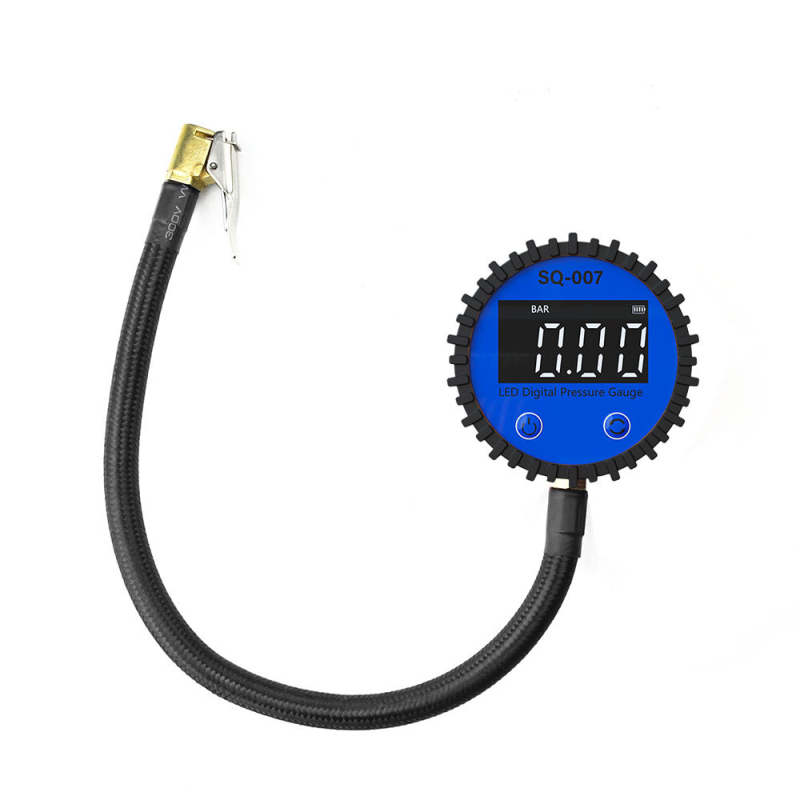 Mjerac tlaka u gumi auta i motocikla s digitalnim LED zaslonom, raspon 0-255 psi / 0-18 bar, preciznost 0,1 psi, pozadinsko osvjetljenje, napajan baterijom AA