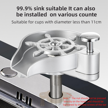 Διπλής λειτουργίας πλυντήριο ποτηριών για νεροχύτη κουζίνας και δοσομετρητής σαπουνιού, με πατητικό μηχανισμό; Υλικά: χαλκός, ανοξείδωτος χάλυβας, πλαστικό; Βάρος: 1 kg; Μοντέρνος μινιμαλιστικός σχεδιασμός