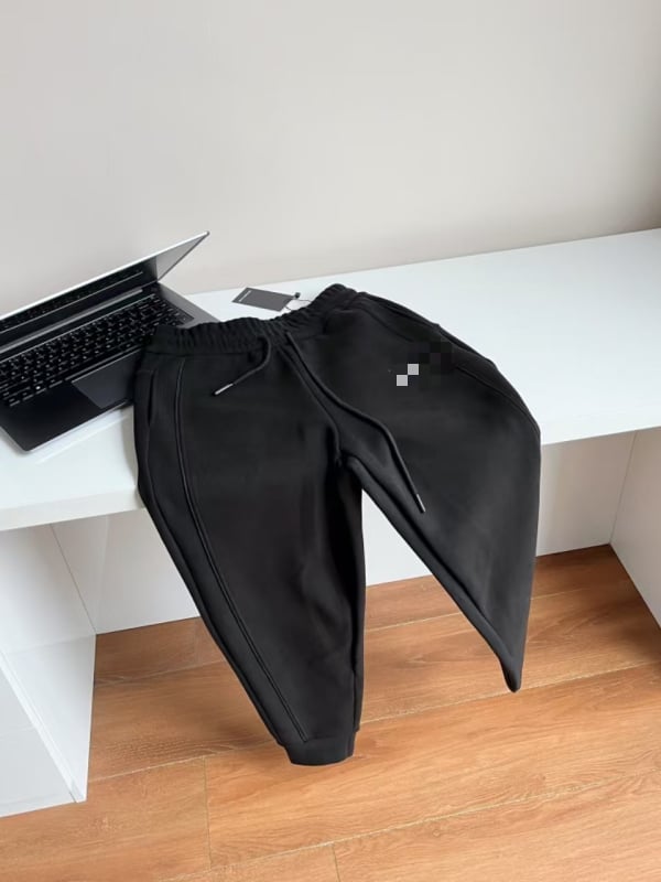 Vėjas nepraleidžiamos kelnytės poroms, laisvas kirpimas, organinis medvilnė 50–70% ir spandeksas 30–50%, tanki veliūro tekstūra, 2024 žiema