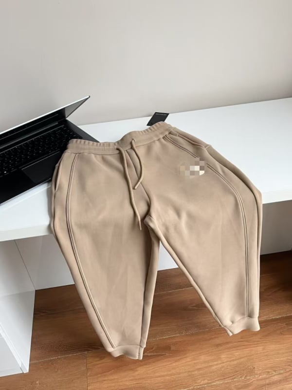 Vėjas nepraleidžiamos kelnytės poroms, laisvas kirpimas, organinis medvilnė 50–70% ir spandeksas 30–50%, tanki veliūro tekstūra, 2024 žiema