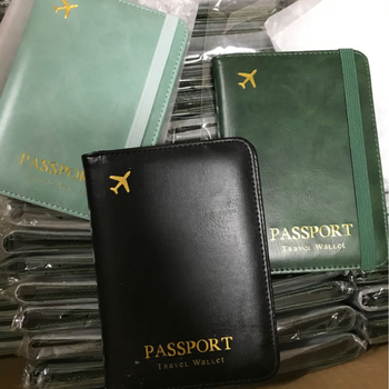 Αδιάβροχη PU δερμάτινη θήκη διαβατηρίου με AirTag - 2-σε-1 θήκη, ελαστική ζώνη, θήκη για διαβατήριο και ταυτότητα