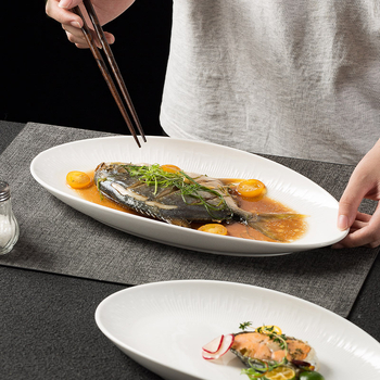 Porcelanski tanjur za ribu, nepravilan ovalni oblik, japanski stil, jednobojni dizajn, pogodan za mikrovalnu pećnicu
