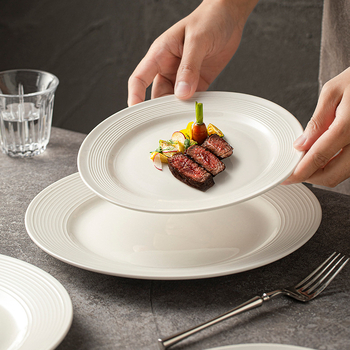 Keramički tanjur za večeru, okrugli, jedne boje, moderni minimalistički stil, pogodan za mikrovalnu pećnicu