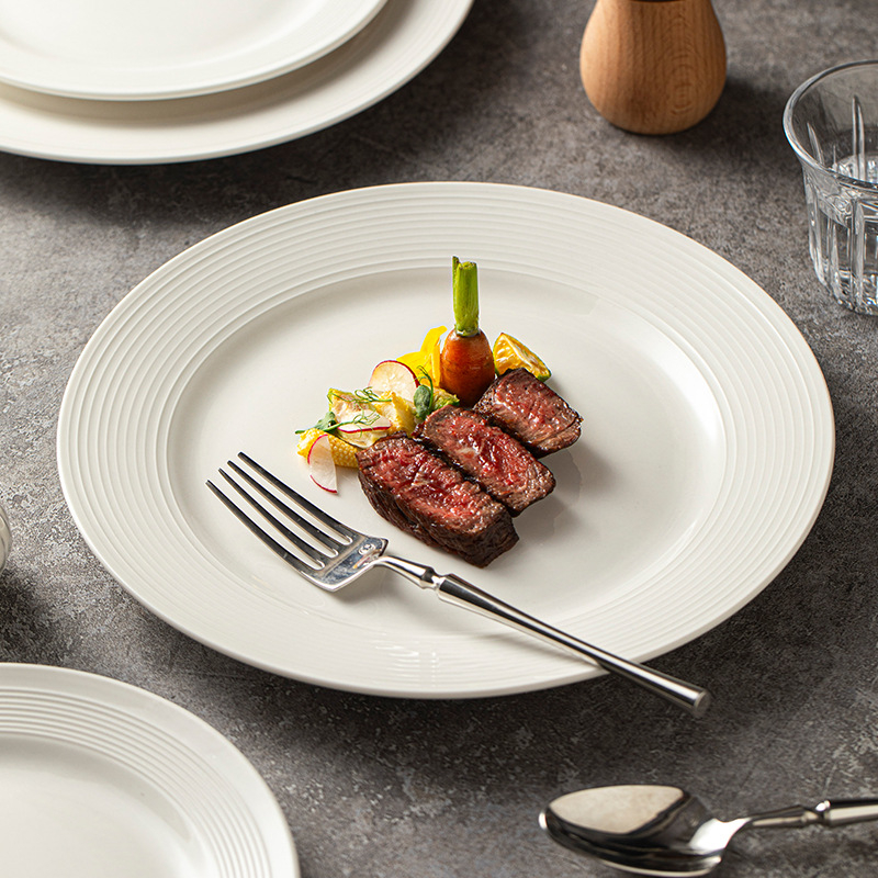 Keramički tanjur za večeru, okrugli, jedne boje, moderni minimalistički stil, pogodan za mikrovalnu pećnicu