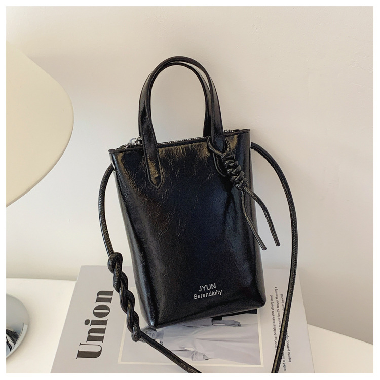 PU anyagú lágy bucket táska nőknek, cipzáras nyitás, rejtett cipzáras zseb, horizontális négyszögletes forma