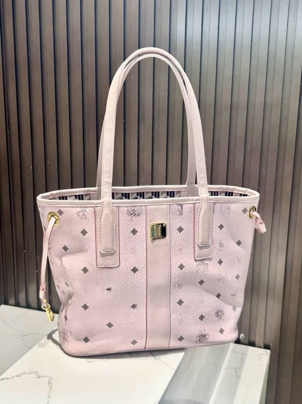 Geantă Tote din piele naturală, piele top-grain, închidere cu șnur, buzunar interior cu fermoar laminat, căptușeală poliester