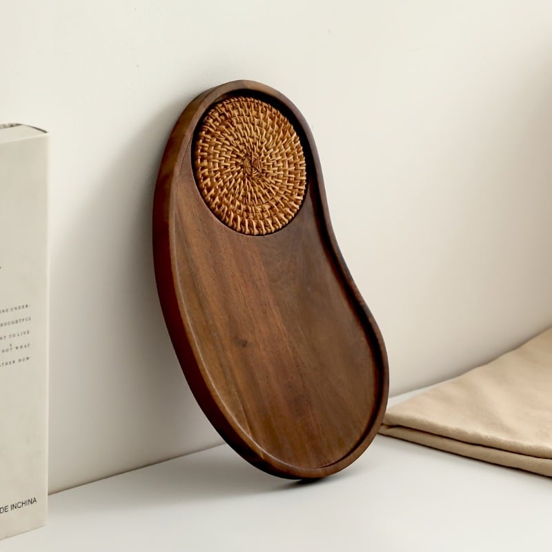 Drveni tanjur od akacije, nepravilan oblik, promjer 10-10,9 cm, maslena površina, za šalice, čaj i grickalice