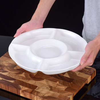 Porcelanska ploča, okrugla, jednobojna, moderni minimalistički stil, pogodna za mikrovalnu pećnicu, s logom.